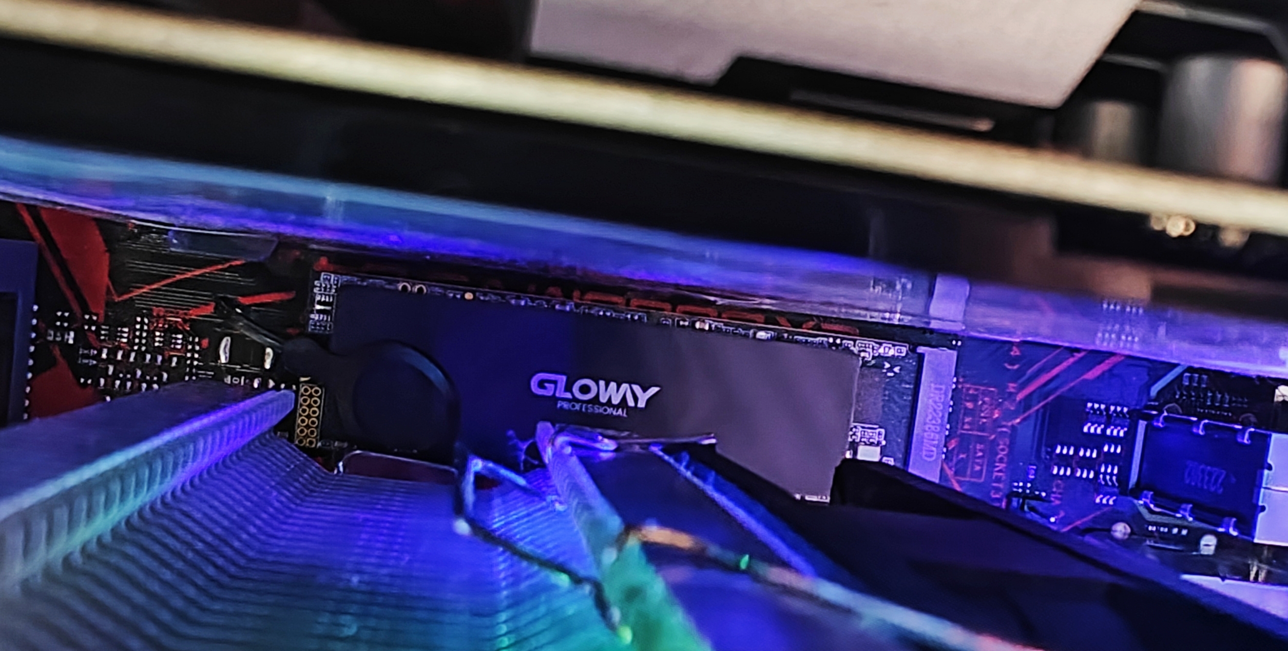 价格提前“鲨”疯，光威ProfessionaPCIe4.0SSD测试，真国货之光