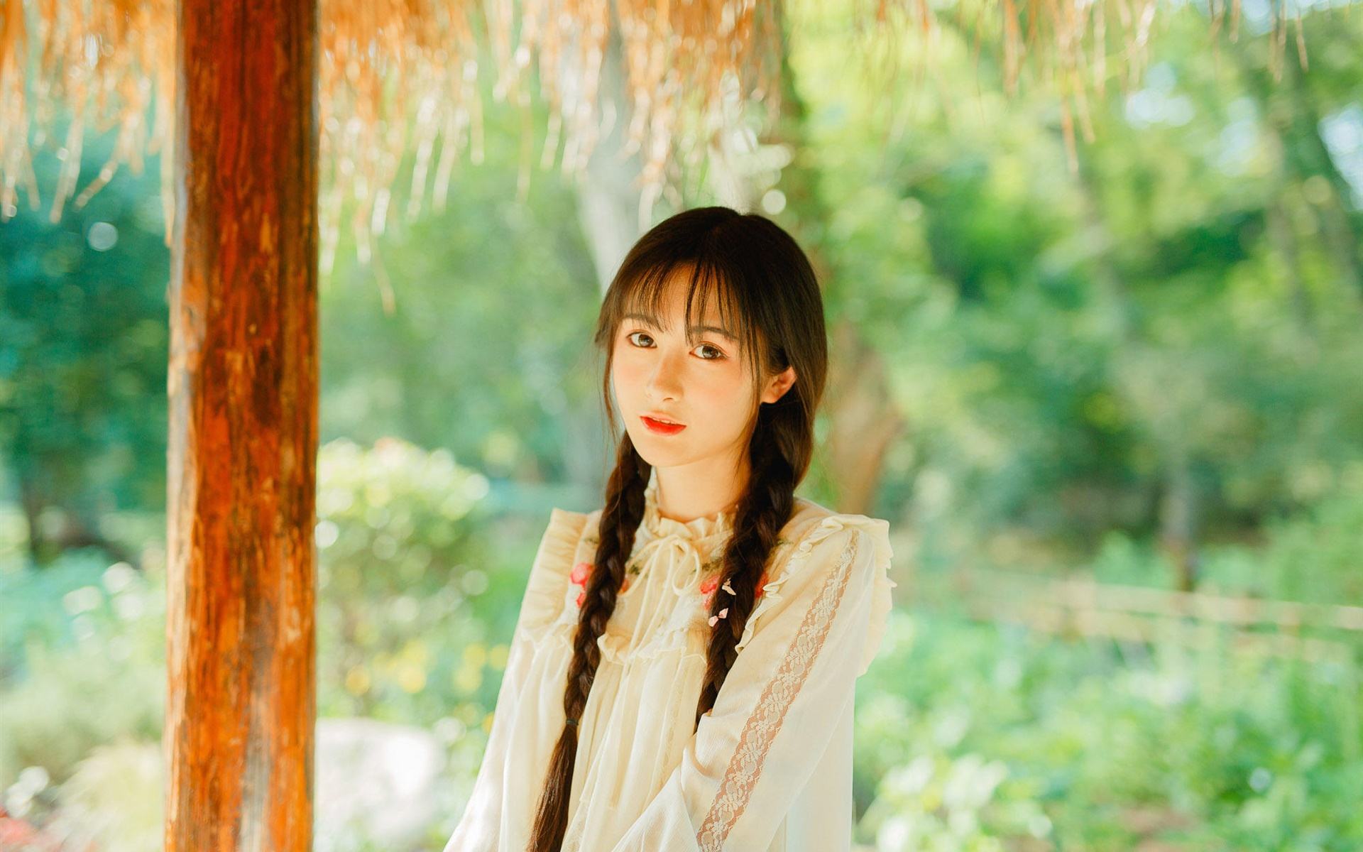 怎么跟女生聊天聊到心动,追女生应该微信多聊还是多见面聊