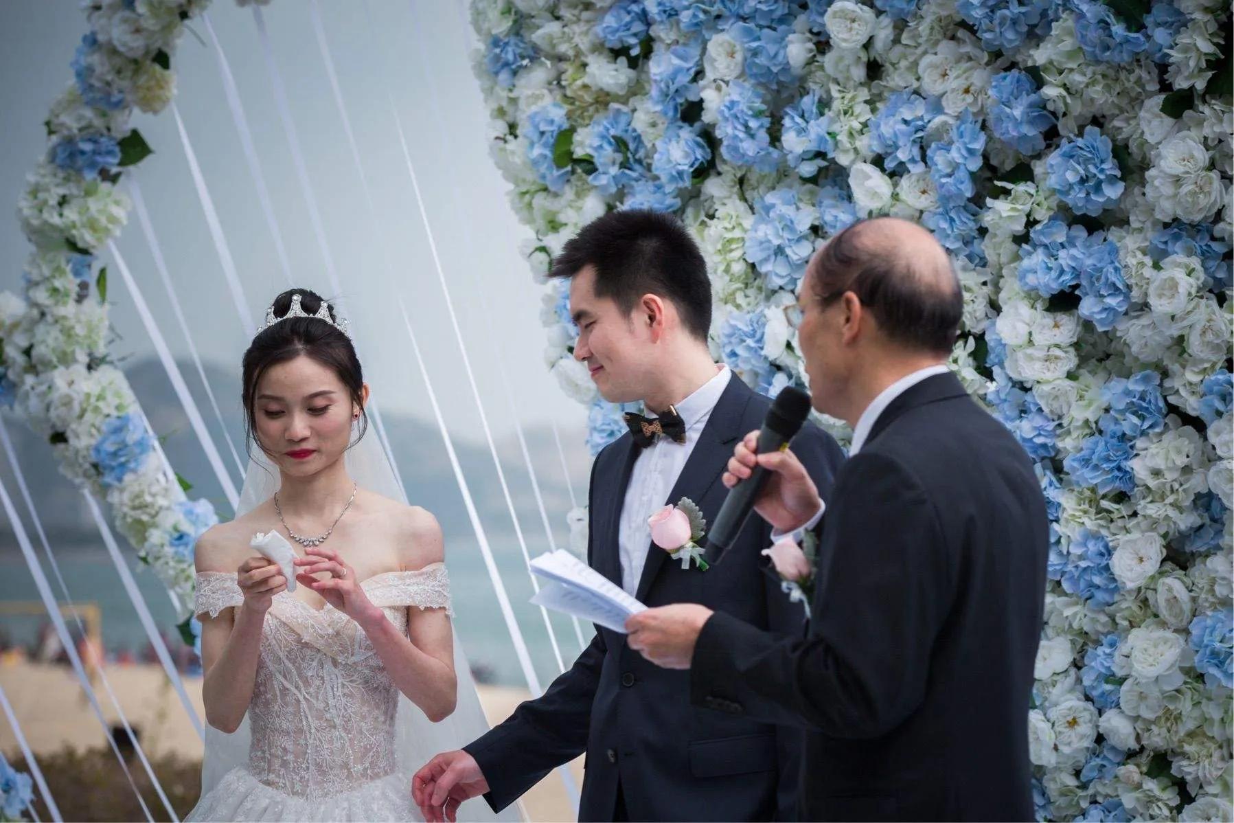 儿子婚礼父亲致辞简单大气上档次,儿子结婚父亲婚礼经典致辞视频