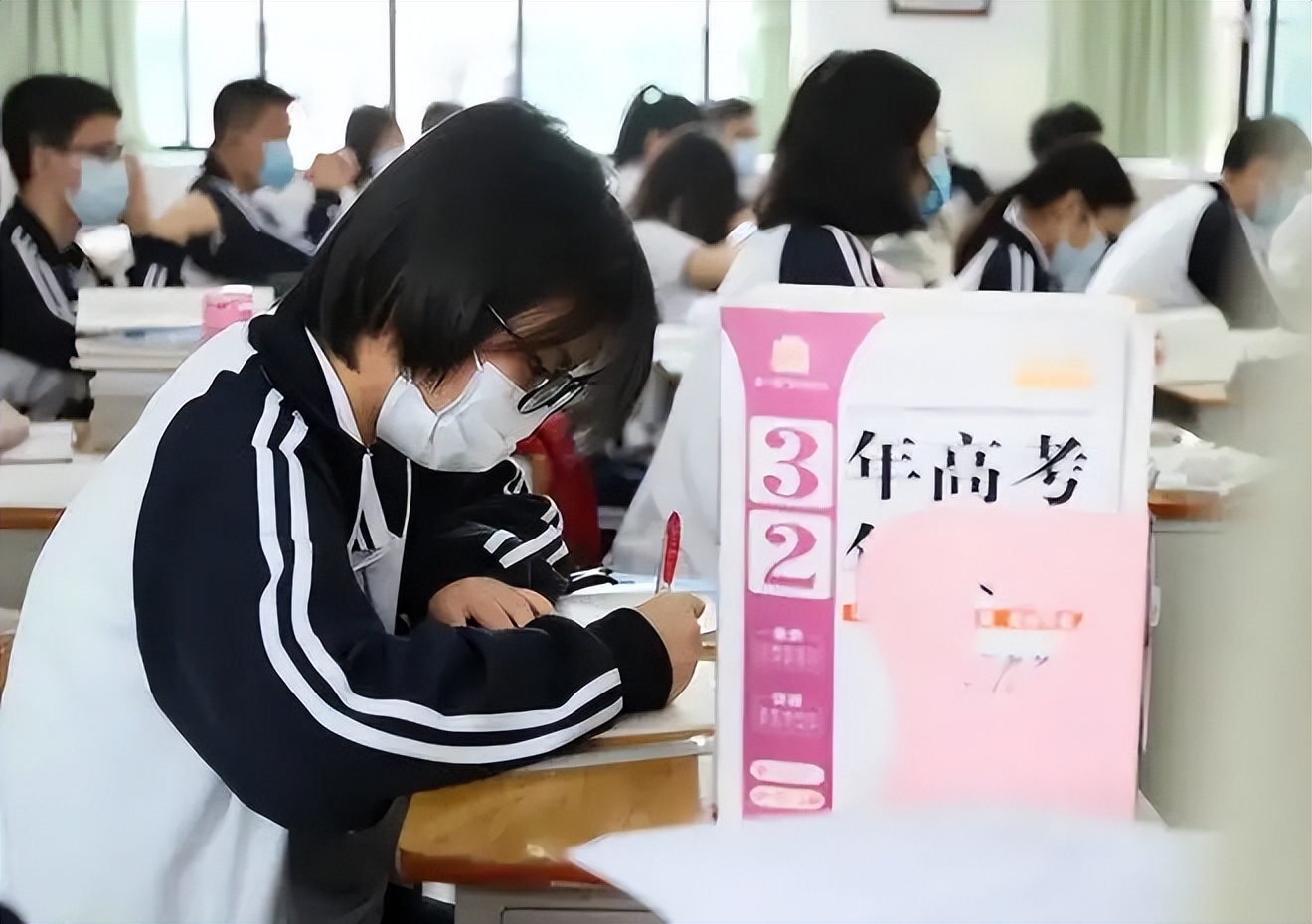 治疗近视的4大误区有什么,高度近视眼从800度降到100度的方法