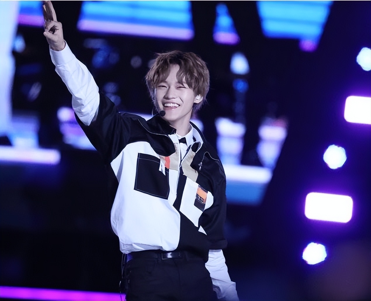 参加韩国sm海外练习生选秀,金色大厅维也纳成员