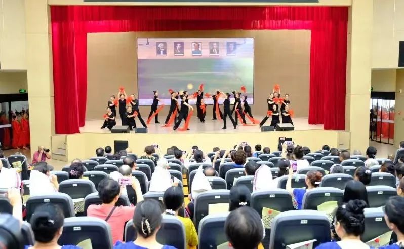 【工作动态】美了，美了，红河州老年大学期末文艺汇演值得一看！