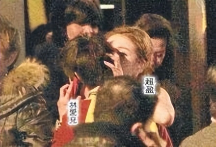 2013年何超盈,何超盈街头照