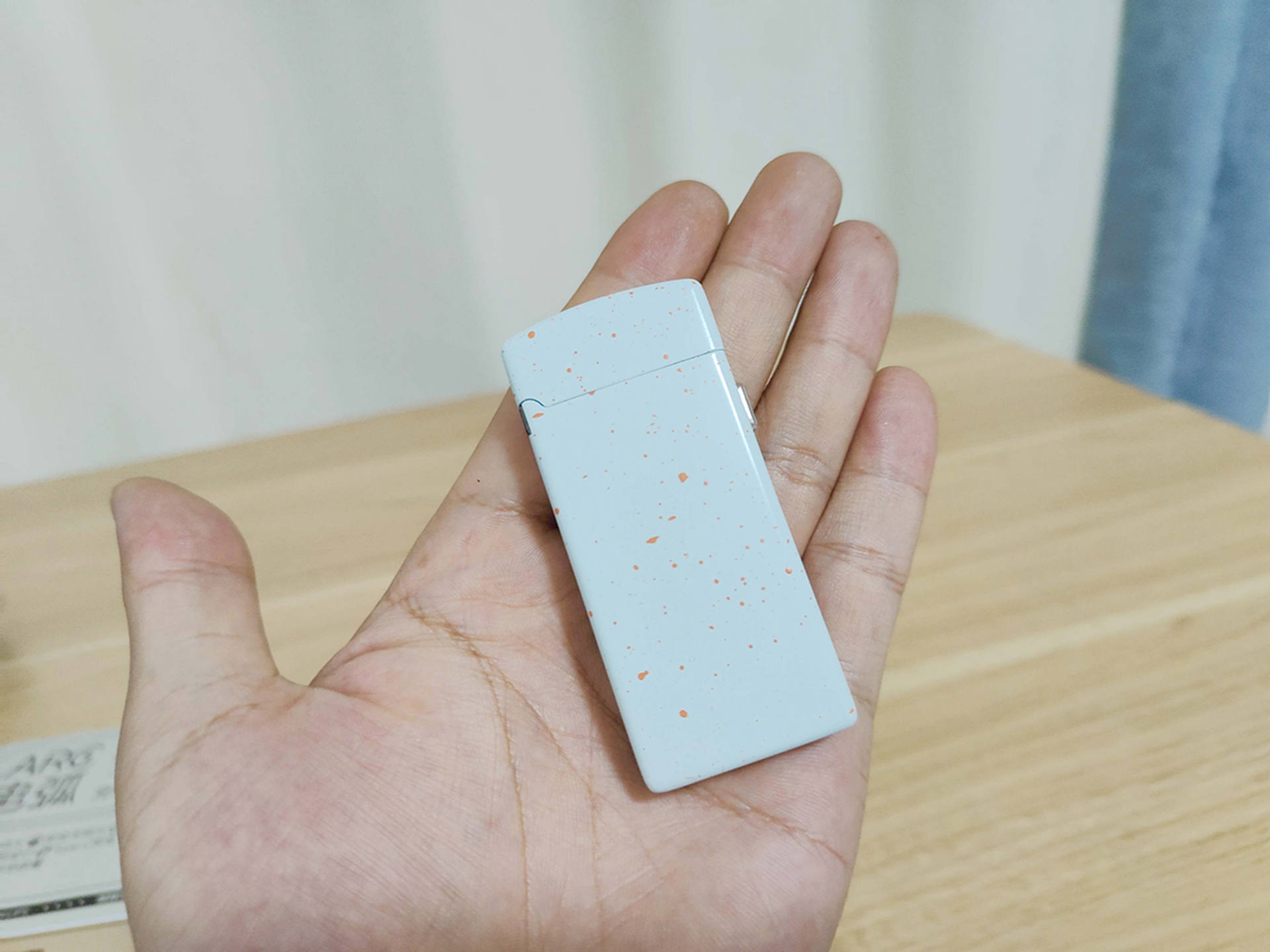 点火时尚新选择，更酷更炫，极具潮流范儿的极蜂电弧打火机体验