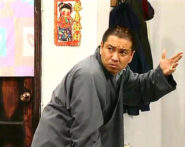 《东北一家人》20年,演员差距悬殊,2位配角离世,小龙套成大腕