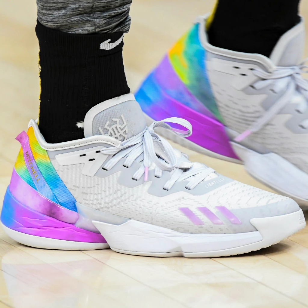 耐克aj系列篮球鞋实战测评,耐克鞋推荐aj4