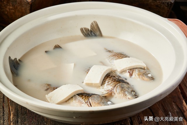 孩子要吃哪些食物才能补钙,小孩多吃什么菜补钙