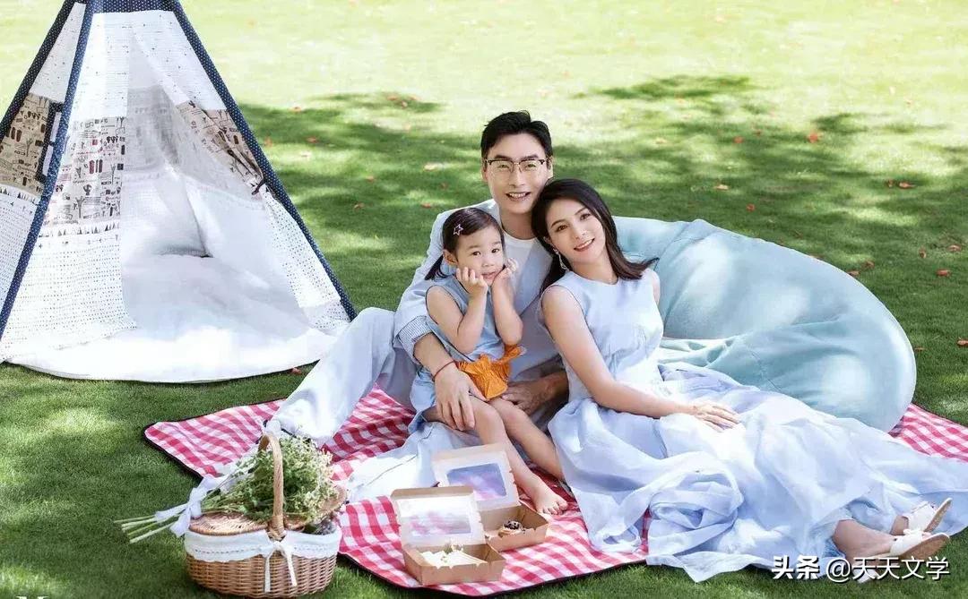 何姿与秦凯对唱,秦凯向何姿求婚全过程