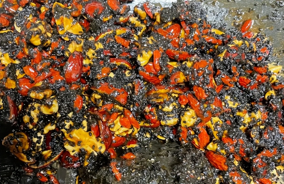 阿胶糕熬糊了还能吃吗,阿胶糕熬得有点稀怎么办