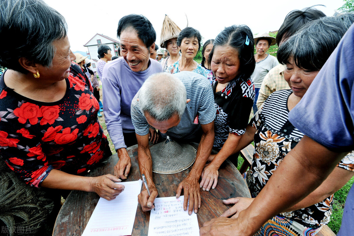 农村土地流转承包多少钱一亩,农民朋友有福了吗