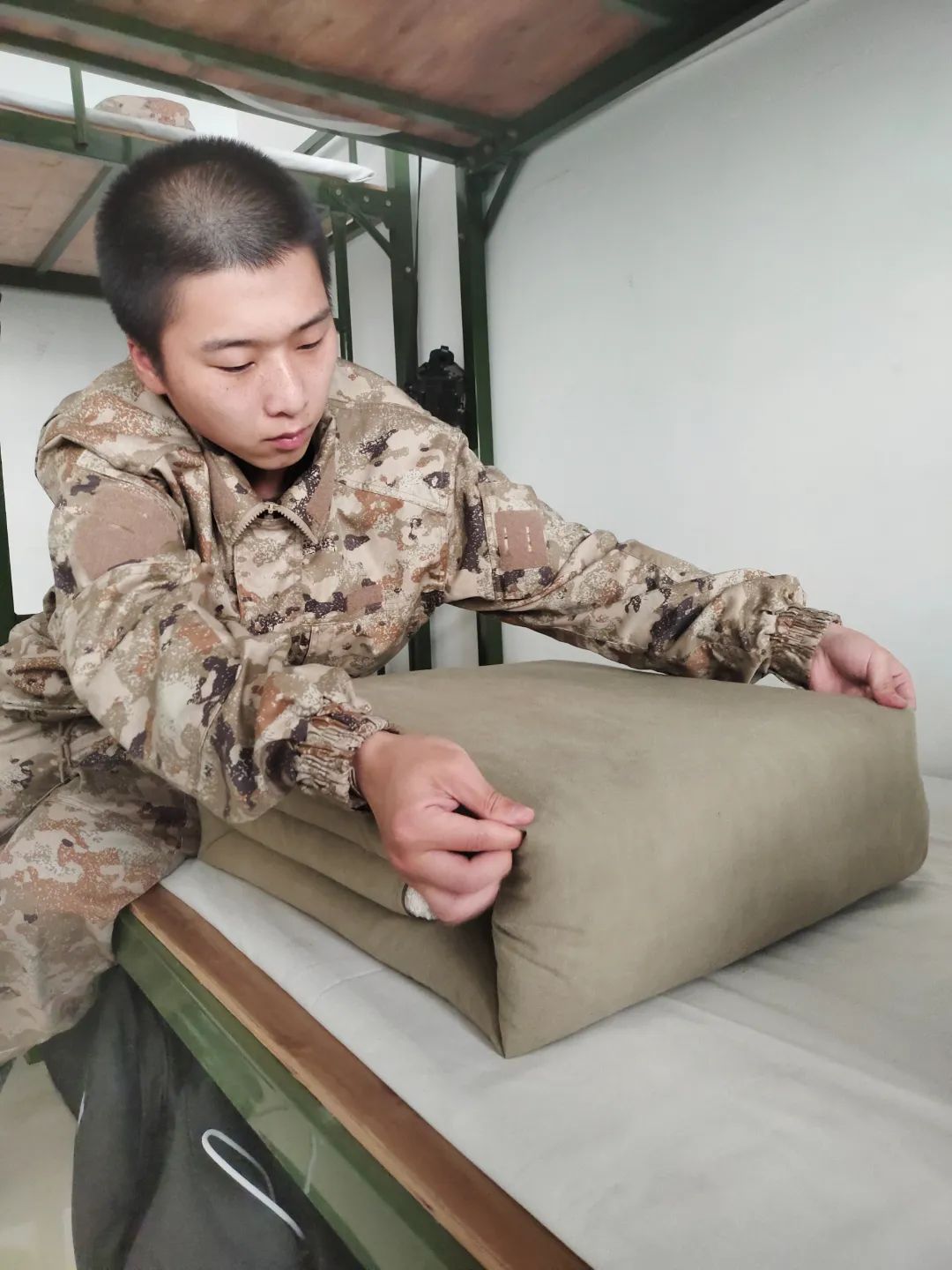 深圳市宝安区进藏新兵启程卫国戍边