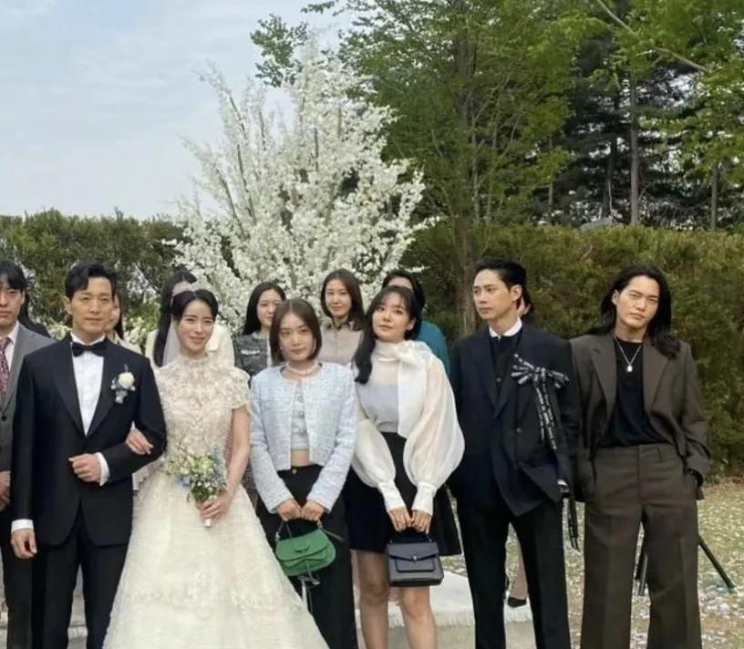 黑暗荣耀2全在俊喜欢谁,黑暗荣耀男二选择女二原因