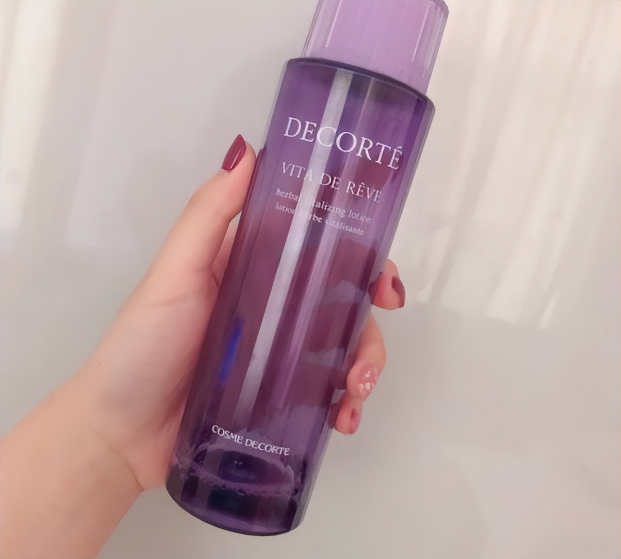 补水爽肤水促进代谢,收缩毛孔补水爽肤水推荐