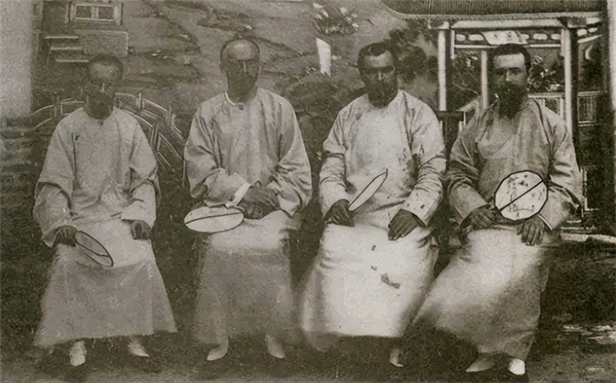 为啥说清朝是唯一一个没有出昏君的朝代？