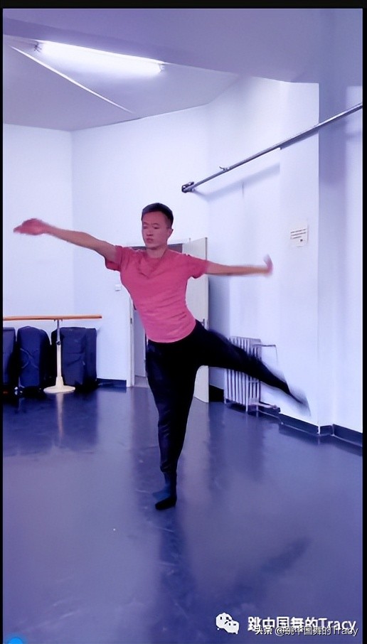 一个元素编舞,一个元素三个动作