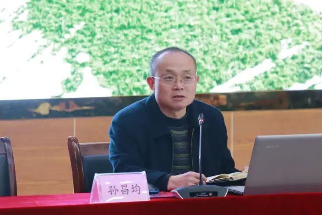 2020第一学期一年级家长会记录,用心陪伴静待花开的一年级家长会