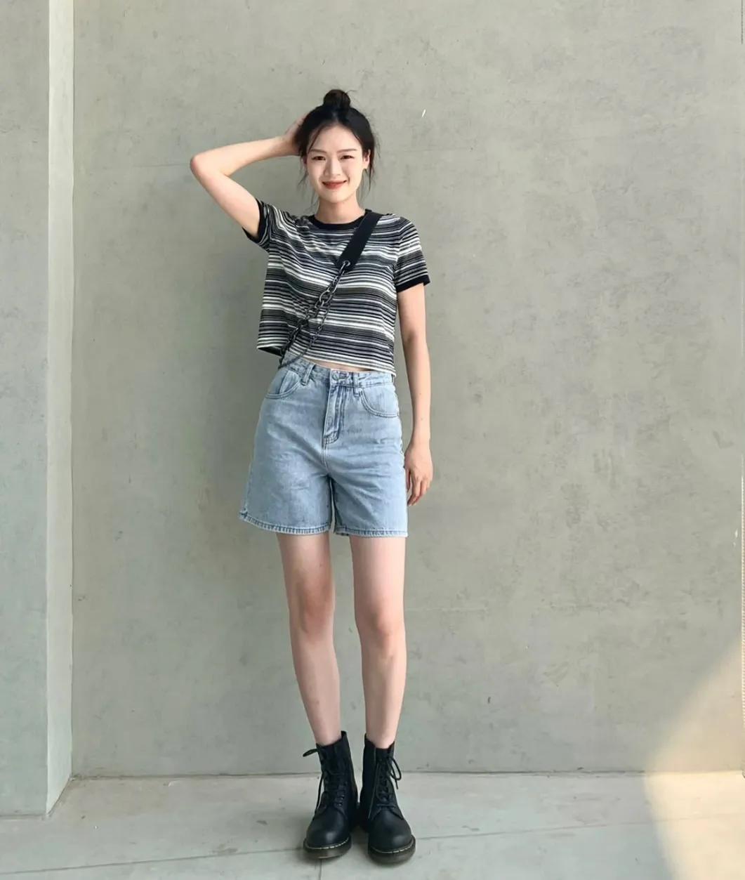 20组牛仔短裤穿搭示范：实穿又百搭好看又好学