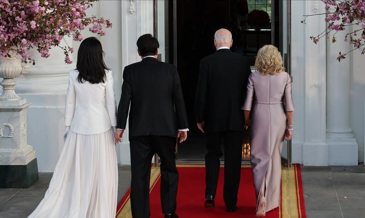 韩第一夫人,韩国第一夫人闪耀亮相国宴