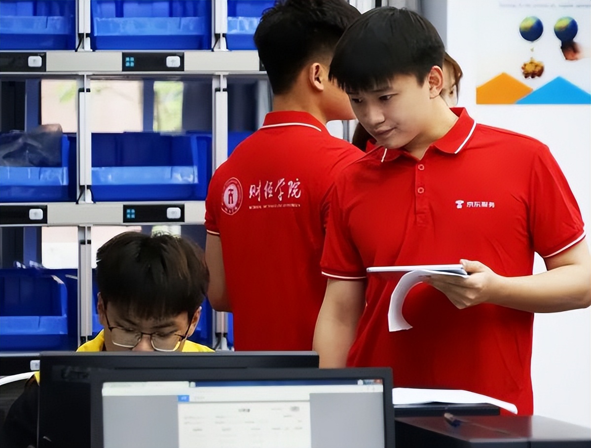 武汉城市职业学院的就业前景,武汉职业教育周启幕