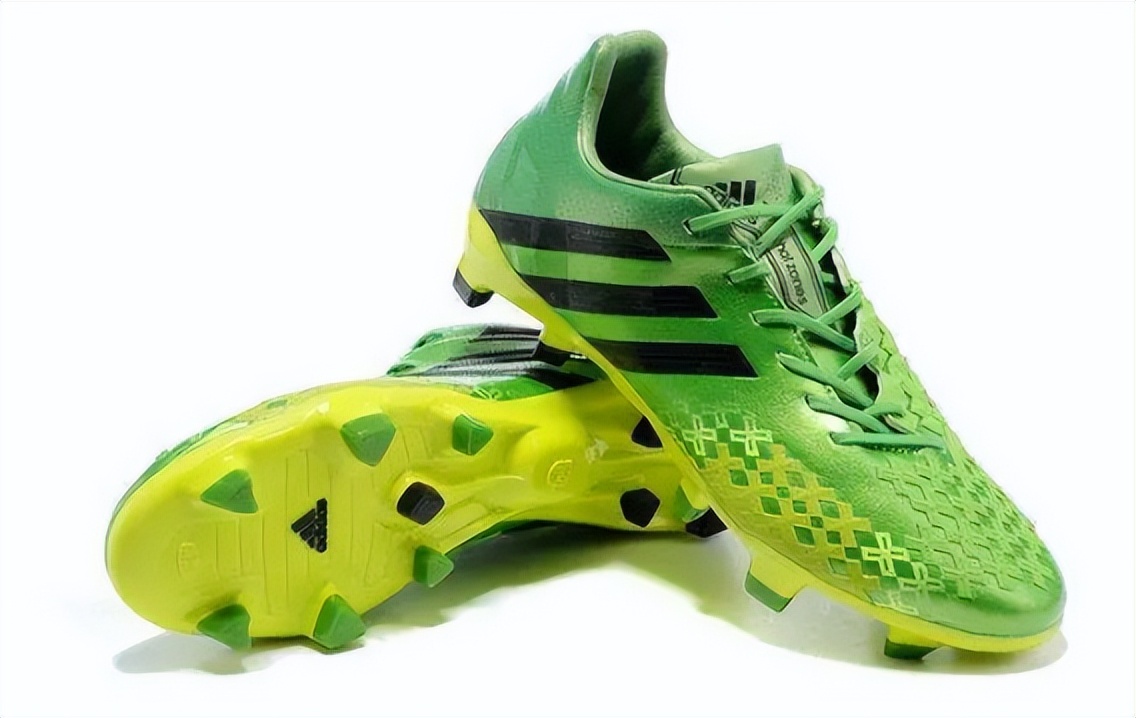 孩子的鞋买大点好吗,孩子的球鞋