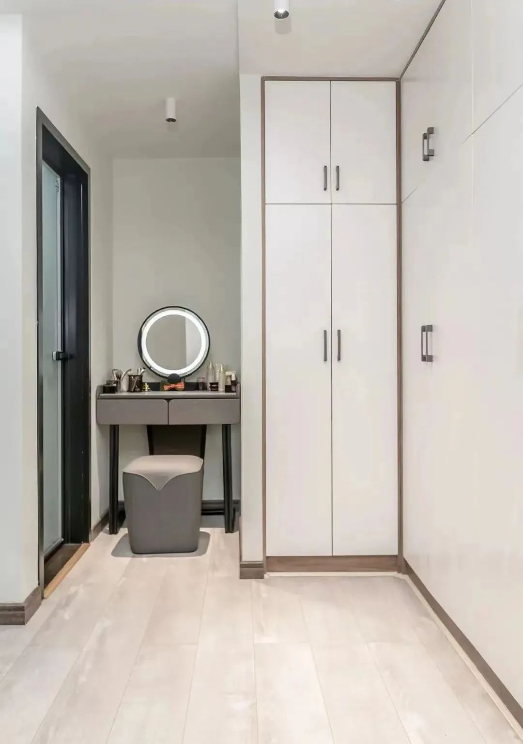 为什么湖南天气地板很潮湿,湖南什么季节装修最好