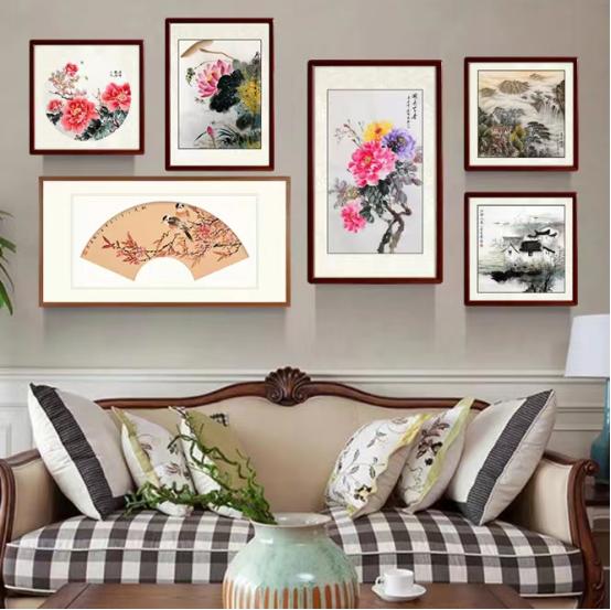 挂画搭配技巧让你的墙面不再孤单,客厅墙挂画以后还是空荡荡