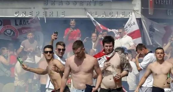 俄罗斯游客逃票打棕熊,俄罗斯两逃票男子把棕熊打成重伤