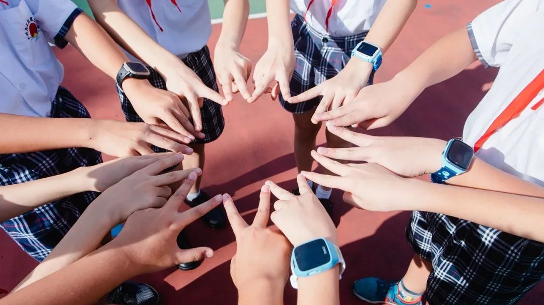 “奶辣风”畸形审美，滋生儿童软色情天堂，怎么教孩子保护自己？