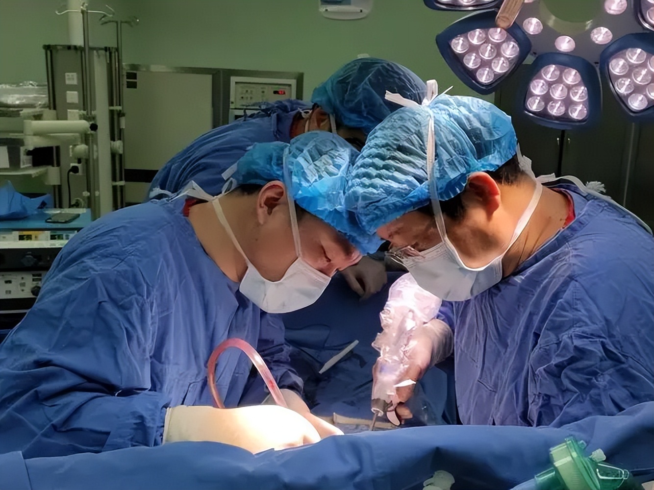 老年人结直肠癌患者危险因素及应用加速康复外科的临床治疗如何？