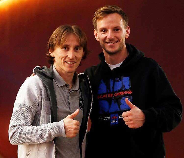 亨利范尼维埃里舍甫琴科罗纳尔多,足坛射手榜贝利梅西c罗