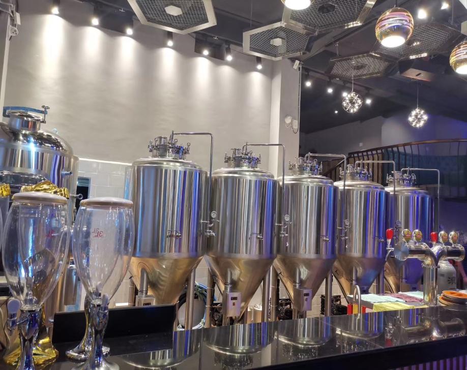 小型精酿啤酒厂需要手续,开办小型精酿啤酒厂怎么选择设备