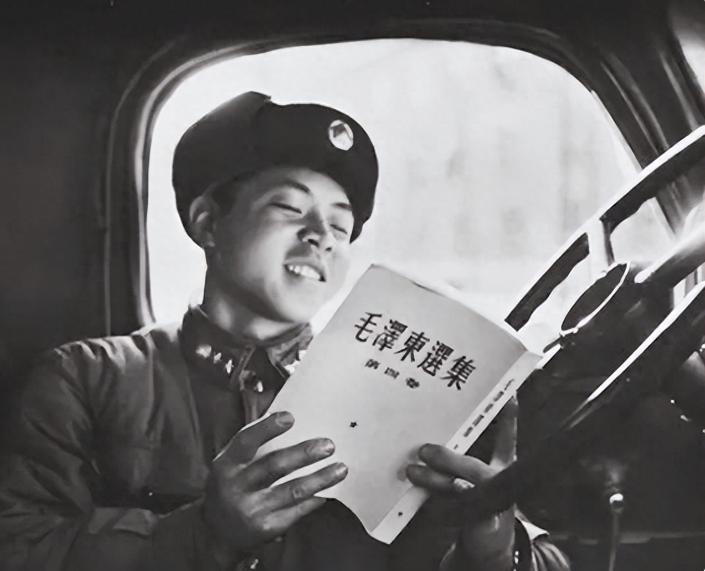 雷锋是全军学习典型，为何没被提拔干部？多年后王良太披露原因