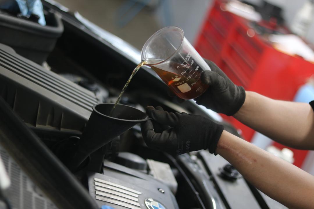 14款宝马x5老改新过程,2011款宝马x5翻新修复