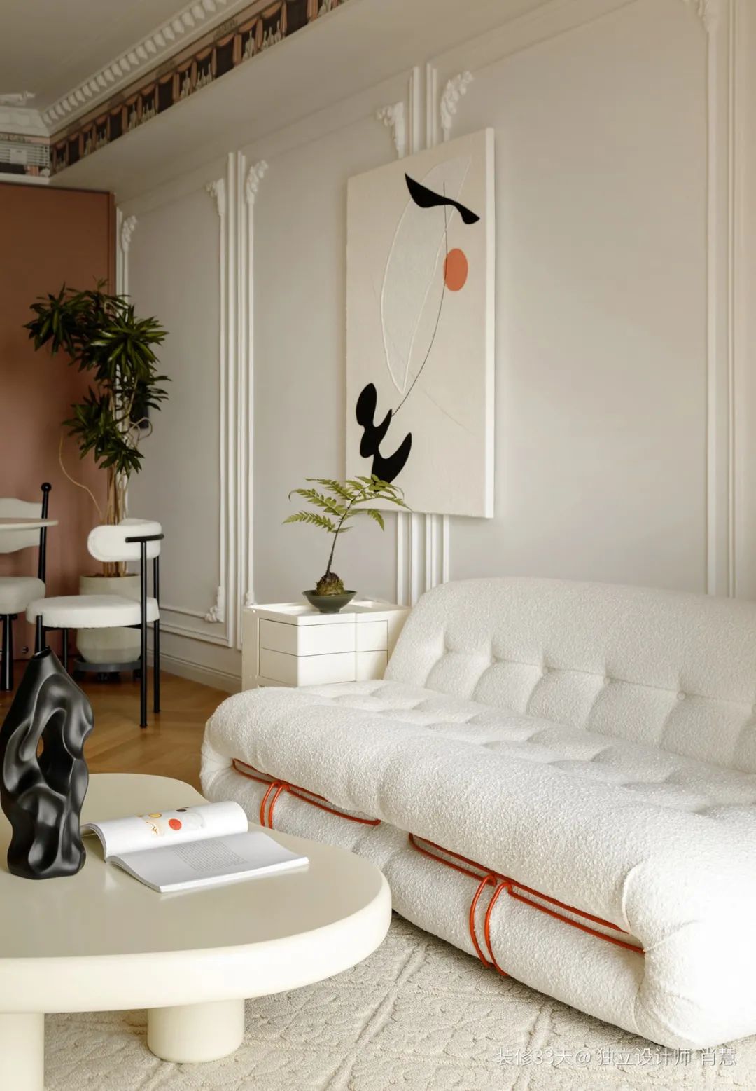 我盯着几个门洞看了好久