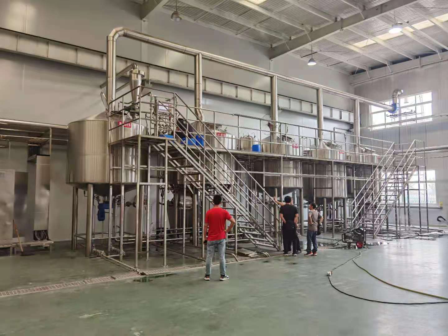 自酿啤酒原料供应商,自酿啤酒酿酒设备批发