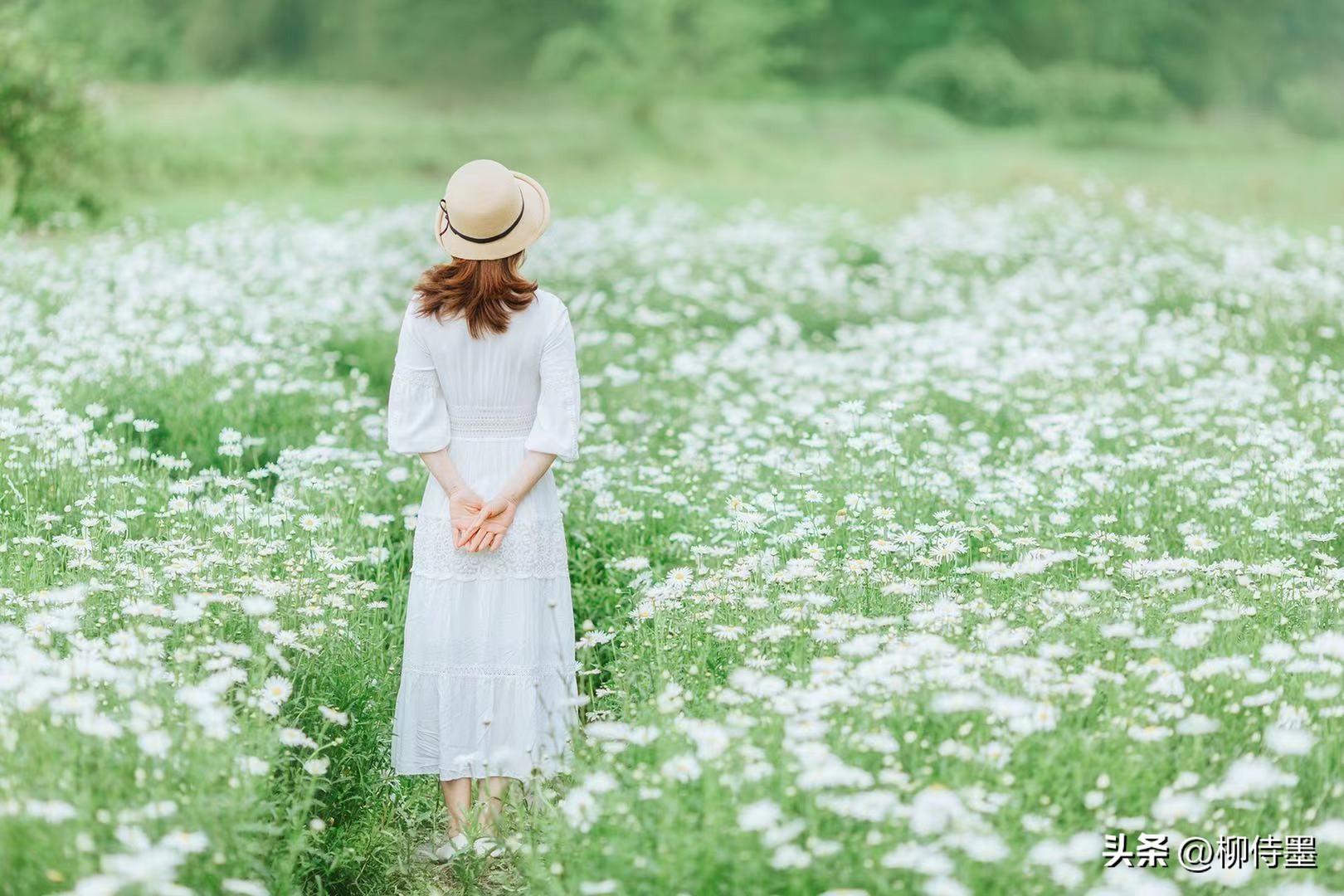 摆脱拍照尴尬六招万能拍照姿势,拍照不要用剪刀手姿势