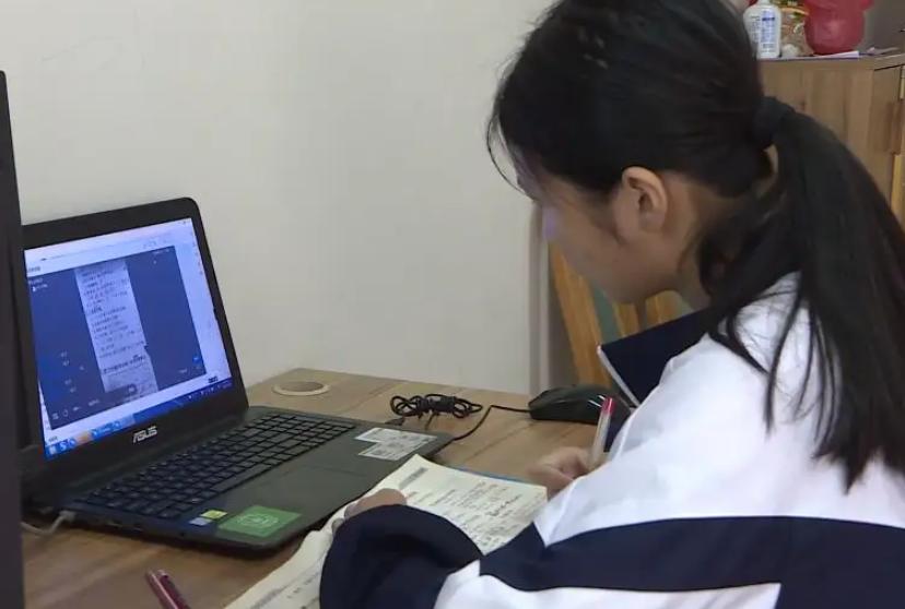 “8不封口，别乱教！”数学老师家长群怒不可遏，家长一脸懵圈