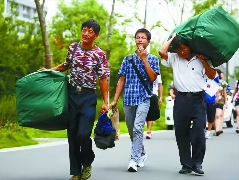 为什么那么多人吐槽安徽大学,合工大和合肥工业大学区别