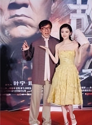 背景成谜景甜：坐拥3.5亿豪宅，拒绝张继科被金主强捧十年不红