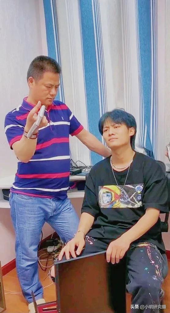 疯狂小杨哥和疯狂姐妹连麦全过程,疯狂小杨哥vs疯狂泰哥