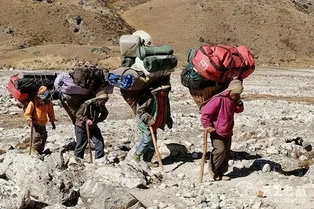 想去登珠峰感受什么,攒钱去旅行到底值不值