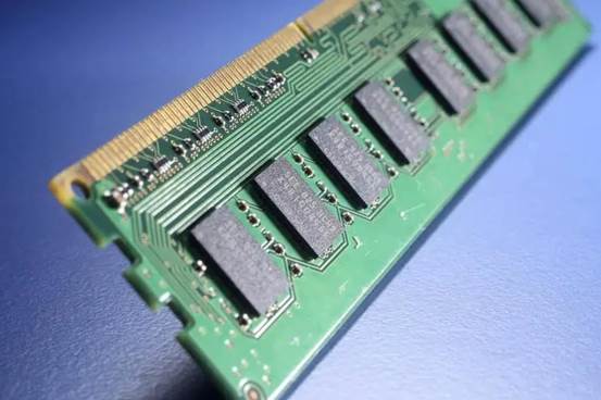 内存条两根8g还是单条16g的好,内存条单根32g和两根16g对比测试