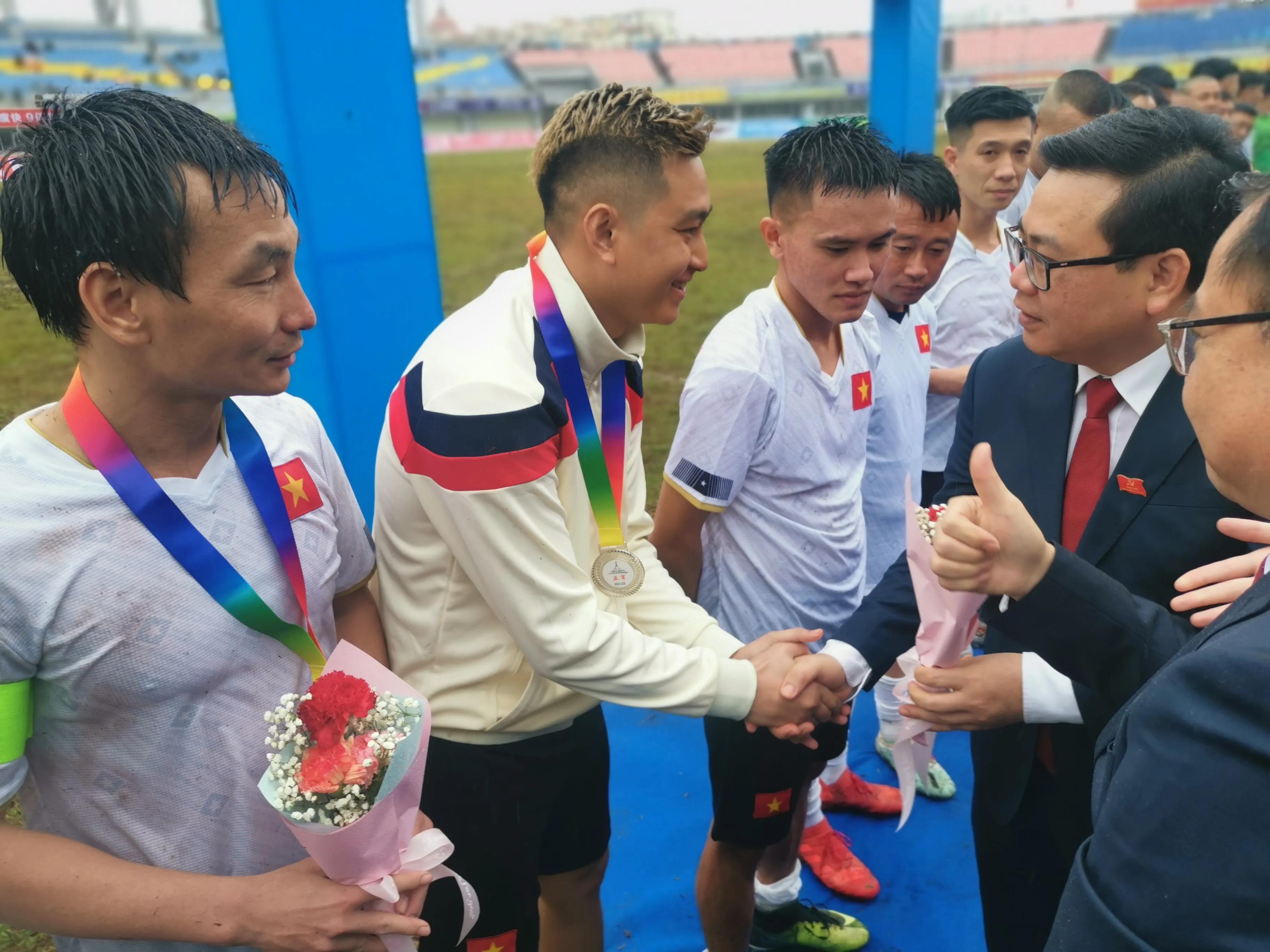 中国东兴对越南芒街足球,东兴与芒街足球友谊赛