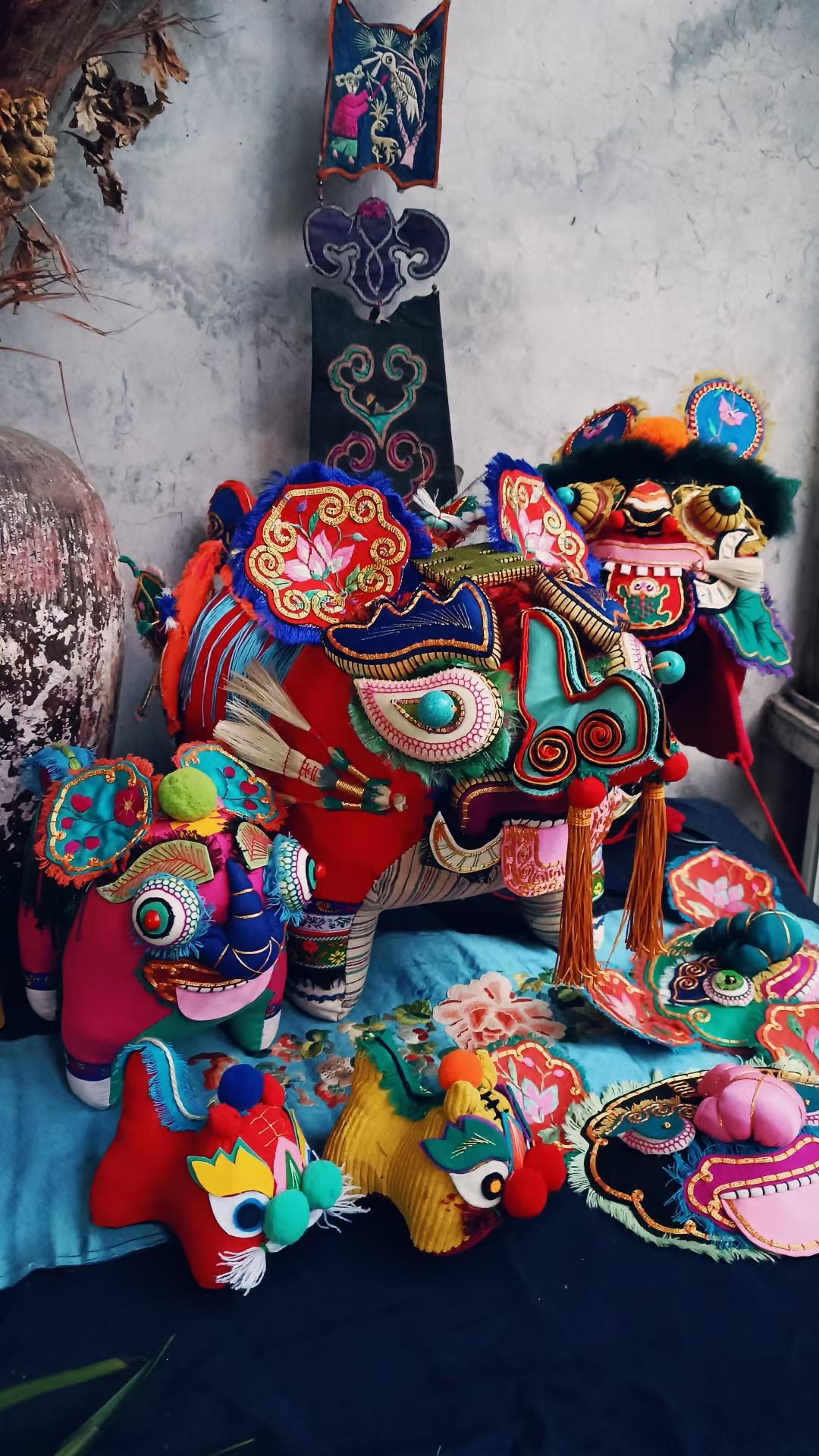 现实版雄狮少年：山东“95后”小伙大学毕业回家做绣郎，“偷师学艺”，再现鲁绣风采