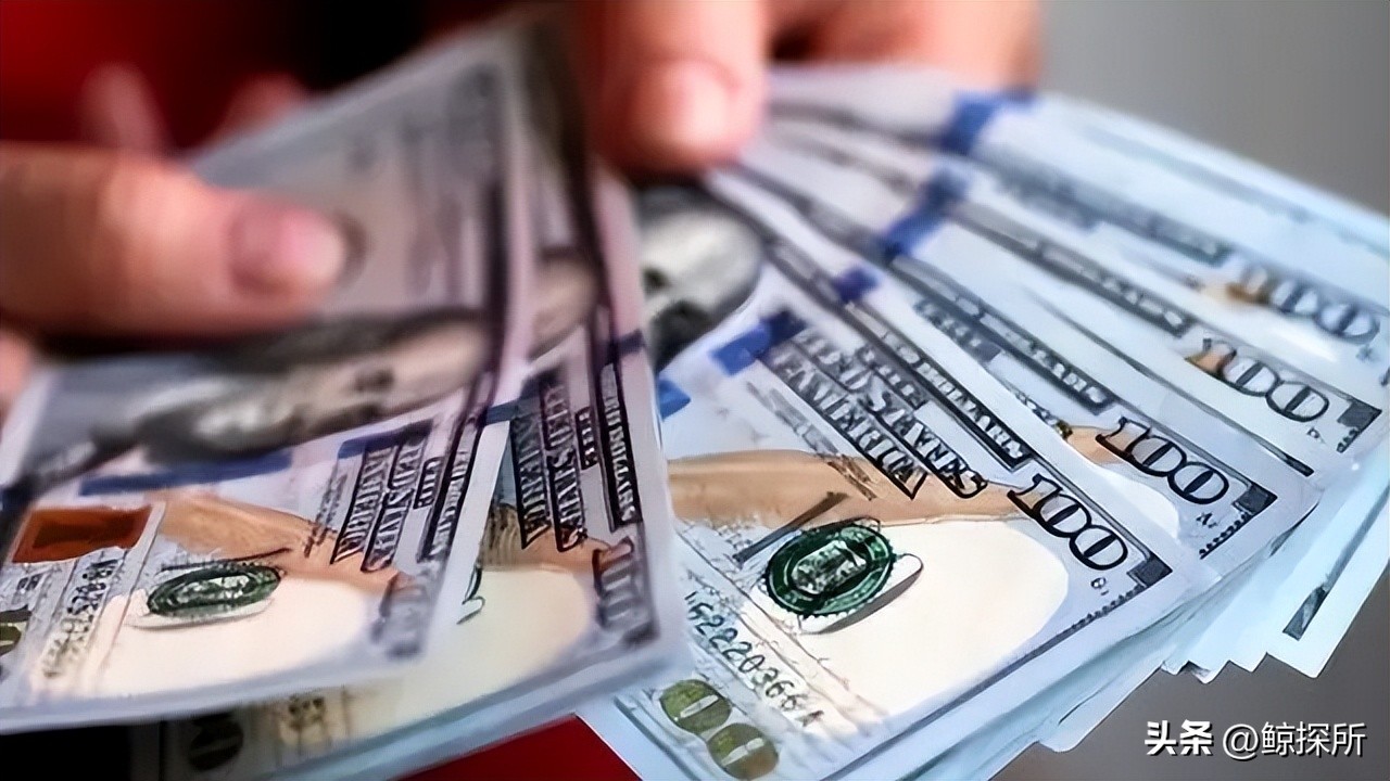 中国刚增持完200亿美债，美就下狠手，美*官高**：维持对华关税惩罚