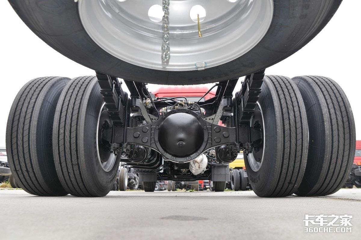 重载版5米8六缸中卡载货车,6.8米载货车公认油耗最低的4款车