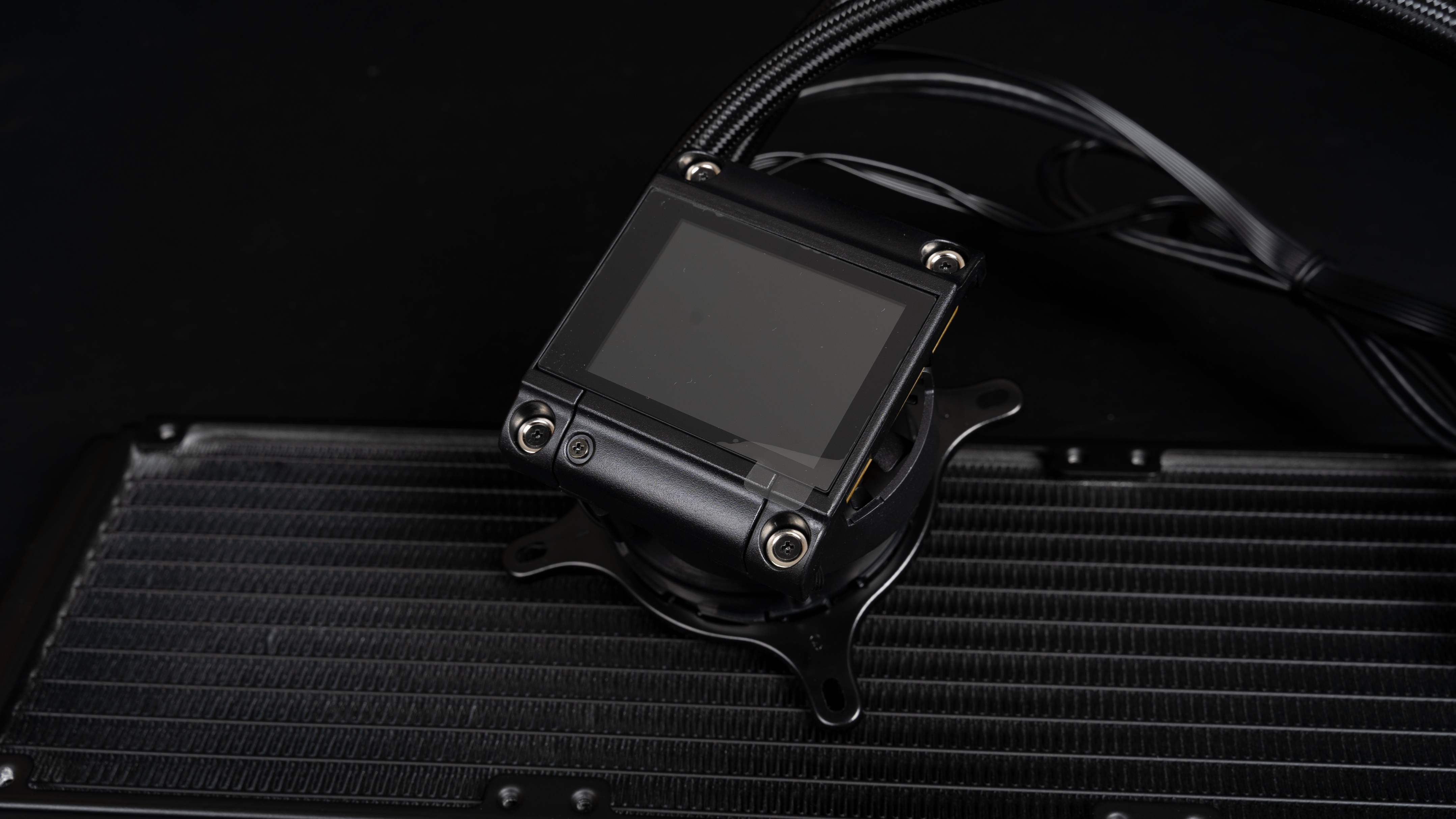 微星s360水冷压得住i9149吗,微星megs360