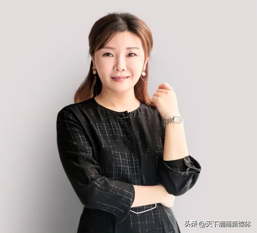 夫妻档白手起家,控有2家上市公司,财富估值90亿,26岁儿子将接班？