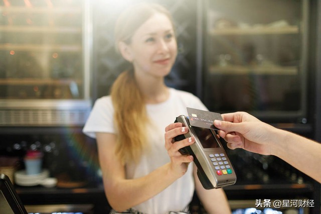 100万存在银行一年能拿多少利息,100万存在银行一年利息大概多少