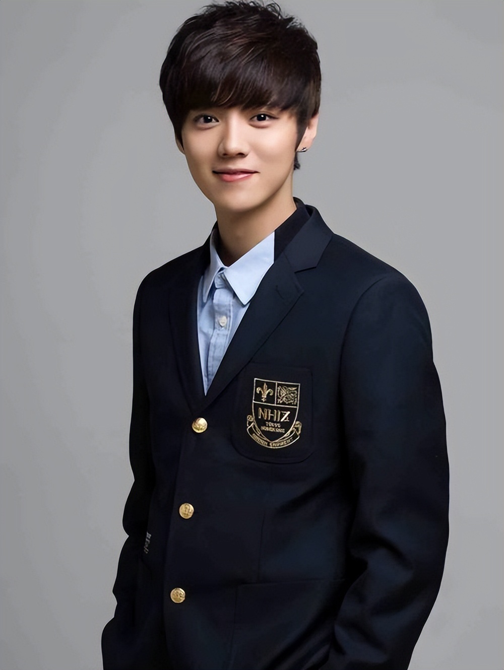 鹿晗背景有多强大？时尚芭莎主编喊他少爷，王思聪都不敢轻易评价